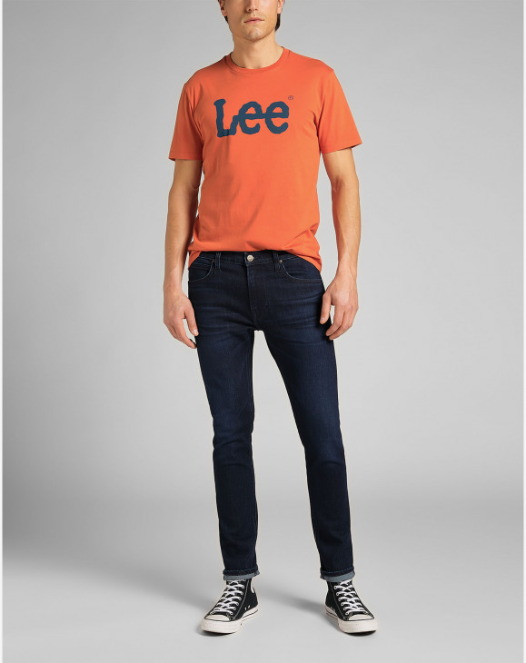 detail Pánské tričko s krátkým rukávem Lee WOBBLY LOGO TEE BURNT OCHRE oranžové