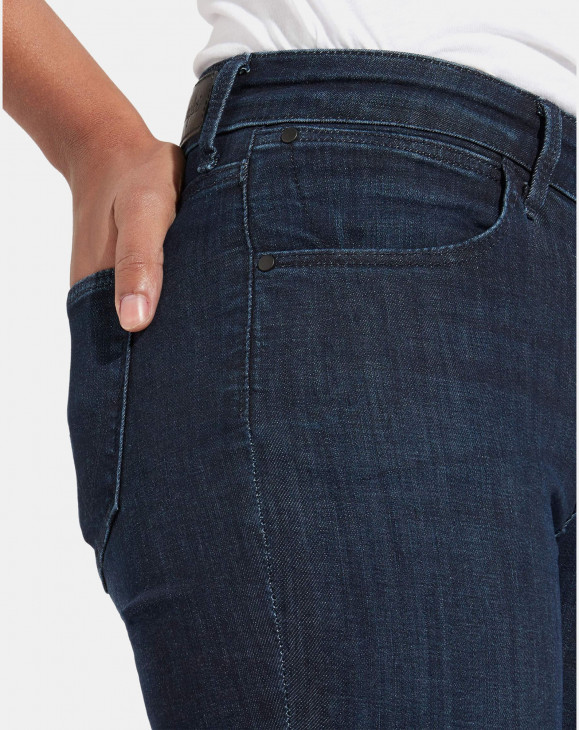 detail Dámské džíny Wrangler SKINNY TAINTED BLUE tmavě modré