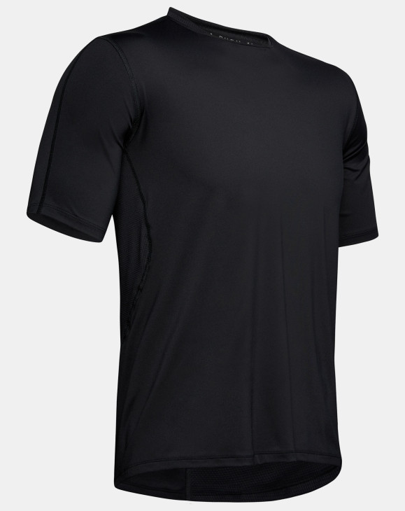 detail UA RUSH RUN SHORTSLEEVE-BLK