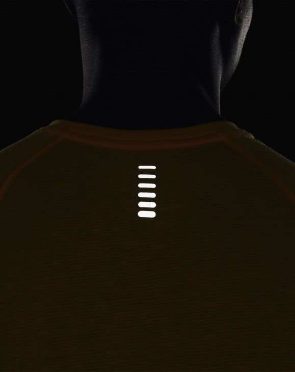 detail Pánské tričko s krátkým rukávem Under Armour UA STREAKER TEE-ORG