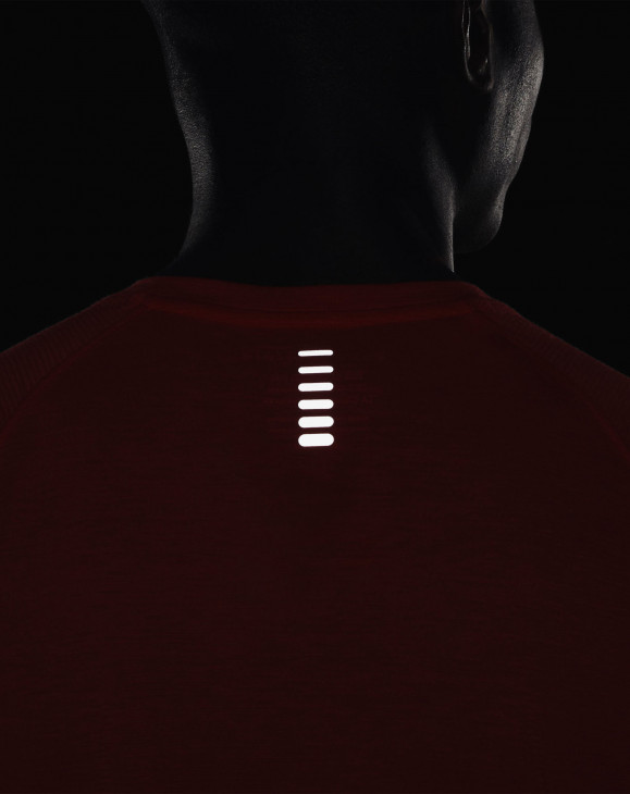 detail Pánské tričko s krátkým rukávem Under Armour UA STREAKER TEE-RED