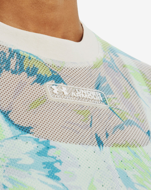 detail Dámské tričko s krátkým rukávem Under Armour Mesh Graphic Tee-BRN