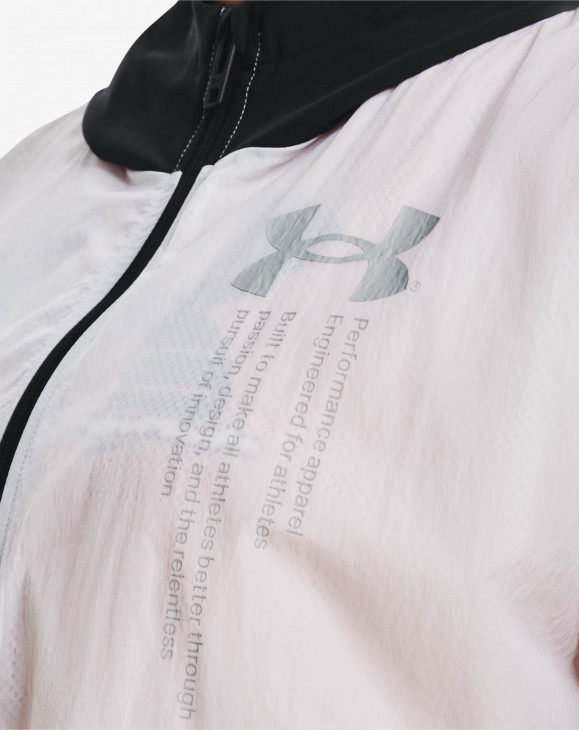 detail Dámská běžecká bunda Under Armour Woven Graphic Jacket-BLK