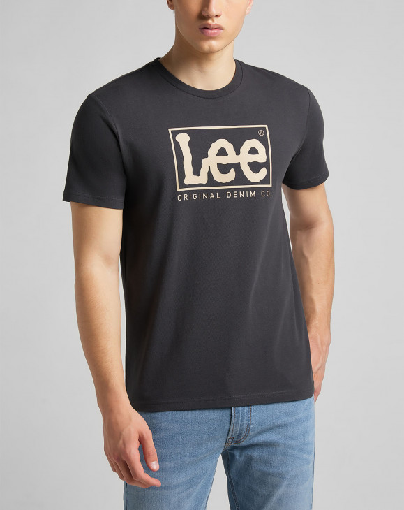 detail Pánské tričko s krátkým rukávem Lee SQUARED LEE TEE WASHED BLACK