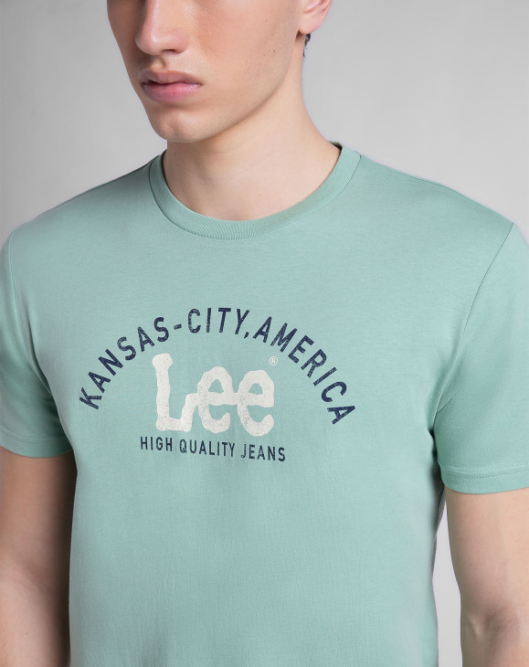 detail Pánské tričko s krátkým rukávem Lee KANSAS CITY TEE GRANITE GREEN