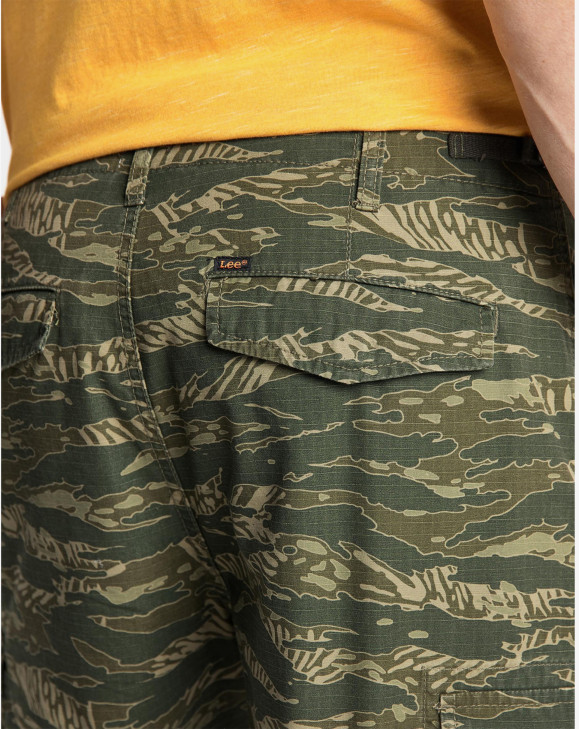 detail SHORT CAMO