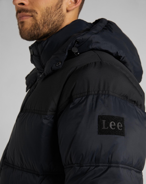 detail PUFFER JACKET BLACK