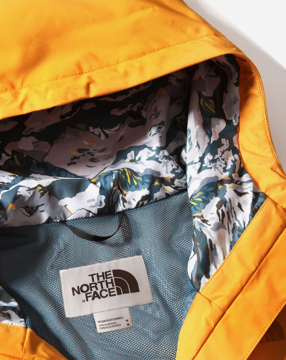 detail W LIBERTY WOODMONT RAIN JACKET