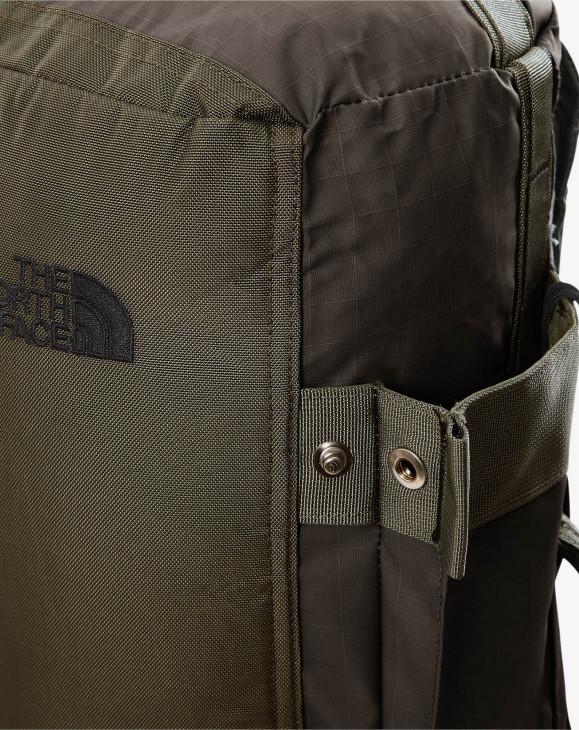 detail Taška The North Face BASE CAMP VOYAGER DUFFEL 32L