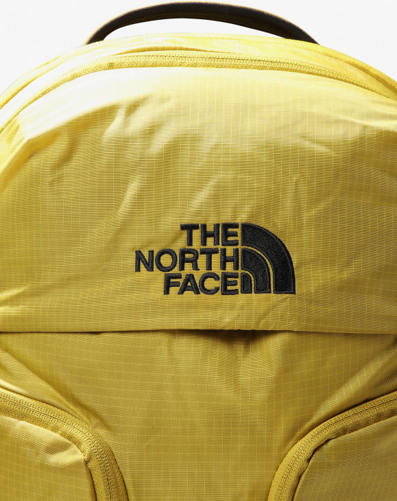 detail Batoh The North Face SURGE