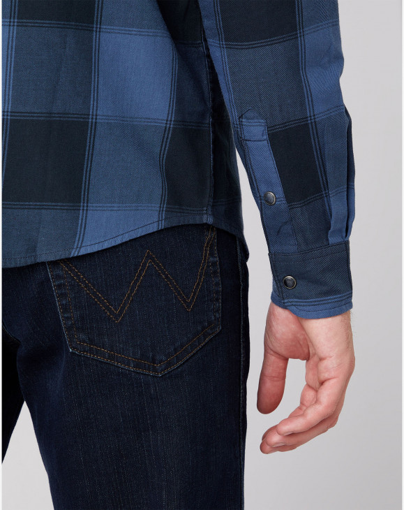 detail Pánská košile Wrangler LS WESTERN SHIRT DARK DENIM modrá
