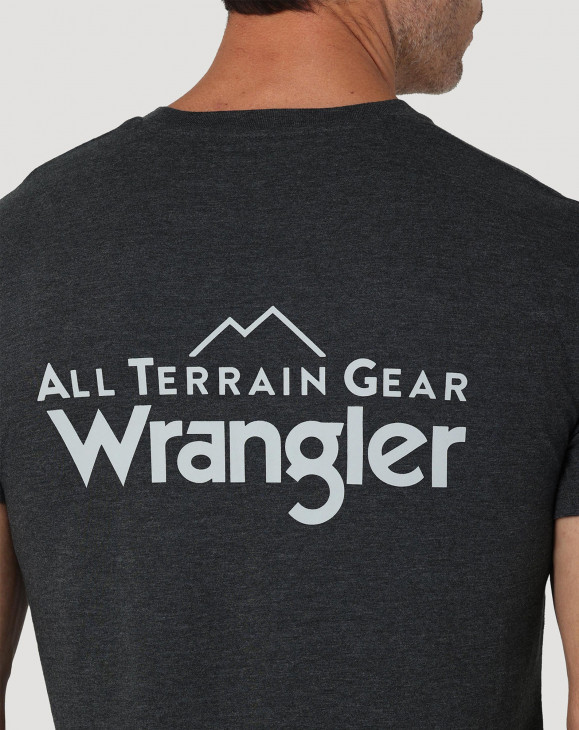 detail Pánské tričko s krátkým rukávem Wrangler LOGO TEE CAVIAR
